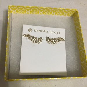 Kendra Scott Petunia climbers in gold